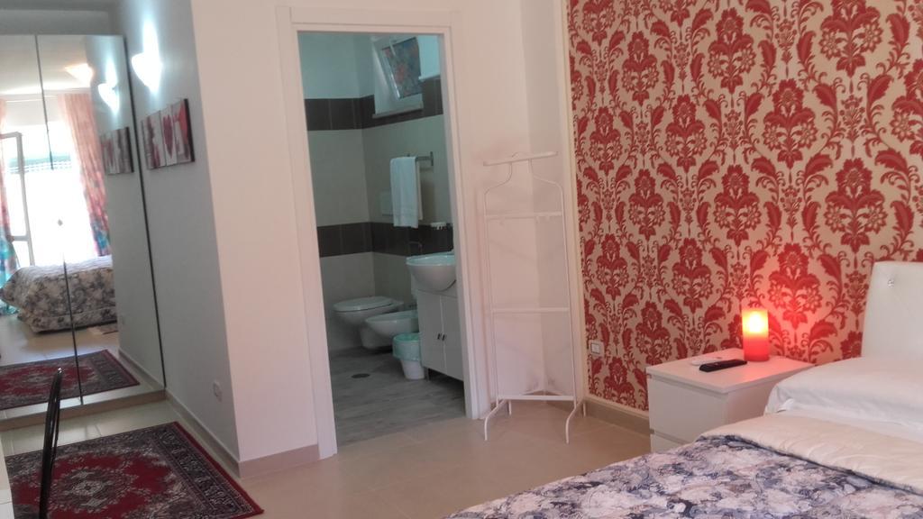 Le Tre Rose Bed & Breakfast กาเซมัสซิมา ภายนอก รูปภาพ
